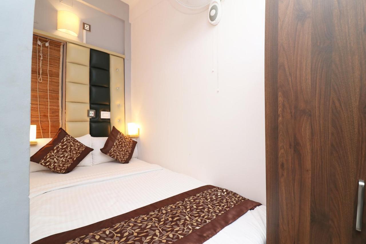 Oyo 22591 Srj Hotel 3*