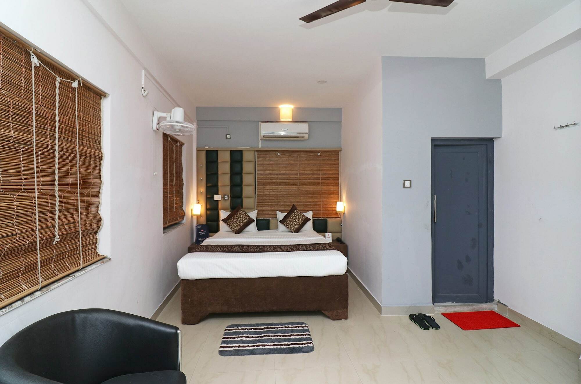 Oyo 22591 Srj Hotel 3*